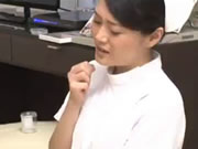 擼管專用 日本護士幫助男病人解決生理問題